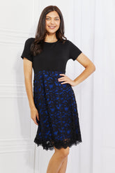 Robe mi-longue Yelete en dentelle contrastante